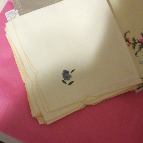 Vintage cloth napkins, sets if 6 - Picture 4 of 7